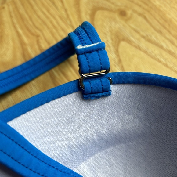 Bright Blue Strappy Bikini 🌊 - Picture 5 of 7